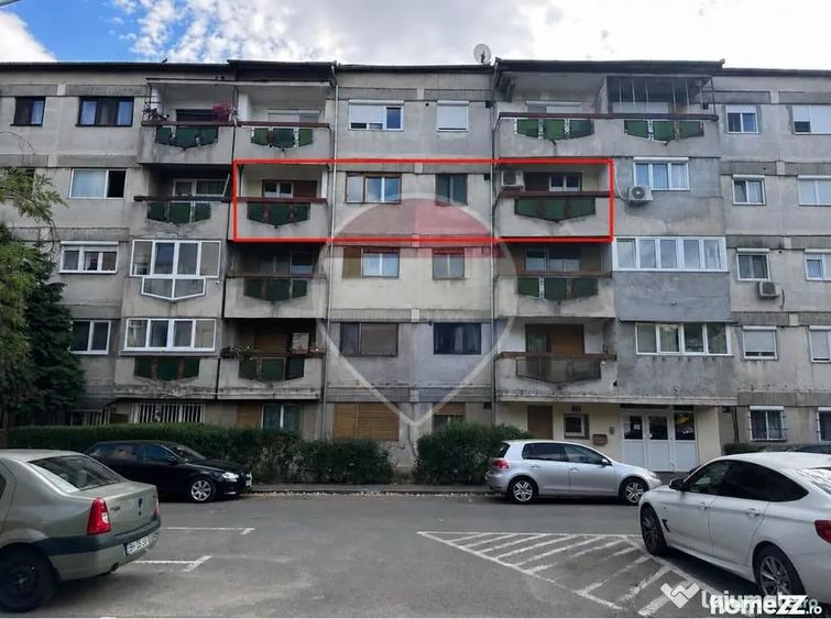 Apartament cu 3 camere decomandat în Rogerius