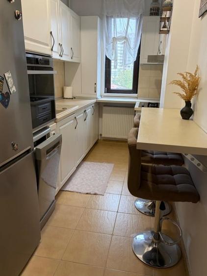 Apartament cu 3 camere decomandat, mobilat în Drumul Taberei