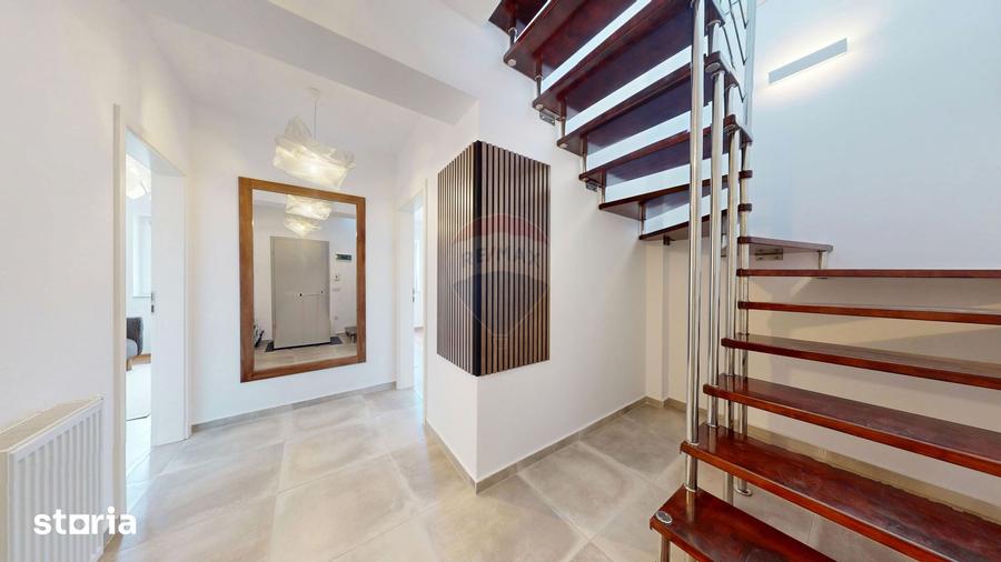 Apartament cu 4 camere decomandat, mobilat în Tractorul