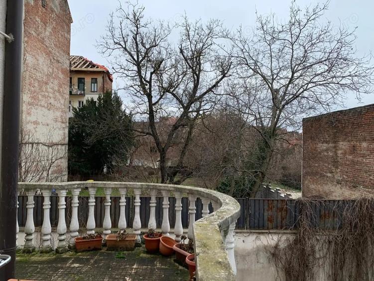 Casă cu 4 camere cu Teren 347 Mp în Sinaia