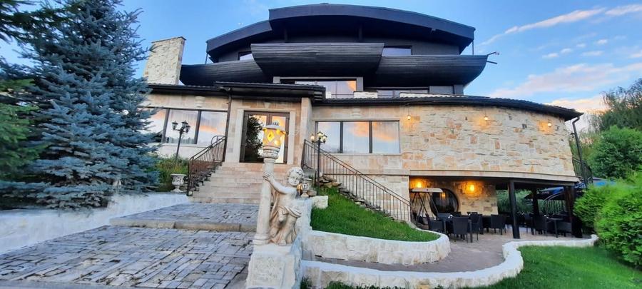 Casă individuală cu 6 camere cu Canalizare în Feleacu