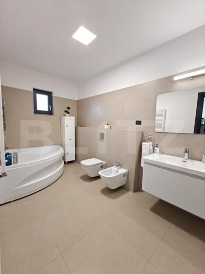Casă individuală cu 3 camere cu Canalizare în Trivale