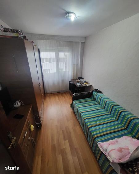 Apartament cu 3 camere decomandat în Mioriței