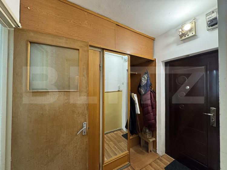 Apartament cu 2 camere semidecomandat, mobilat în Vest