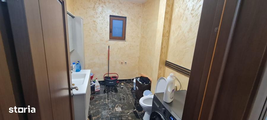 Casă cu 5 camere cu Teren 295 Mp în Central