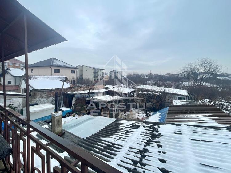 Casă individuală cu 6 camere cu Canalizare în Pârneava
