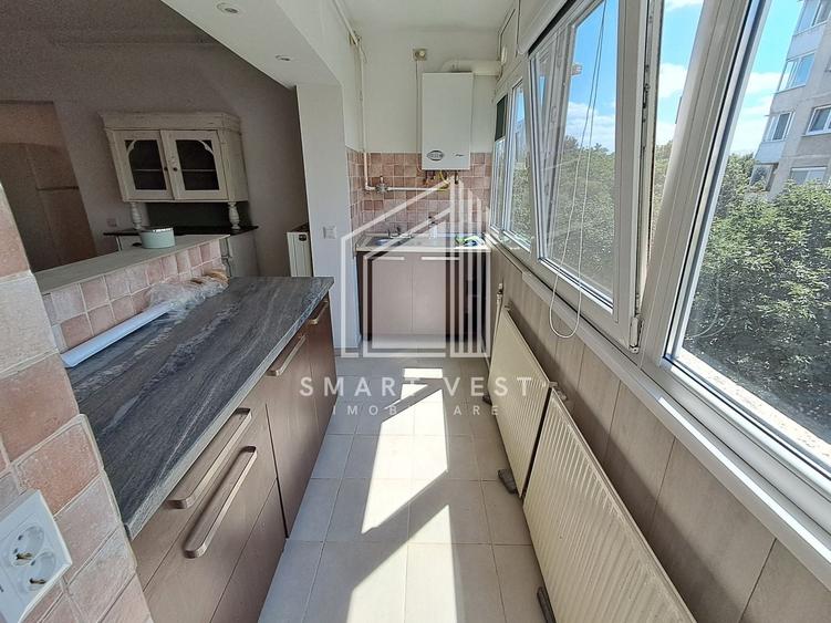 Apartament cu 3 camere decomandat, mobilat în Careiului