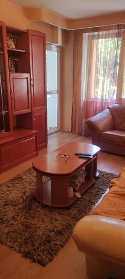 Apartament cu 3 camere decomandat în Tineretului