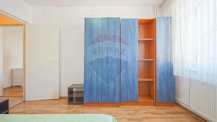 Apartament cu 3 camere semidecomandat în Astra