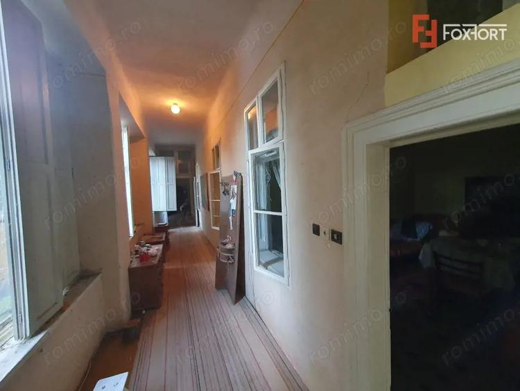 Apartament cu 5 camere nedecomandat, mobilat în Central