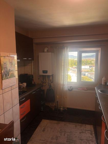 Apartament cu 4 camere, mobilat în Triaj