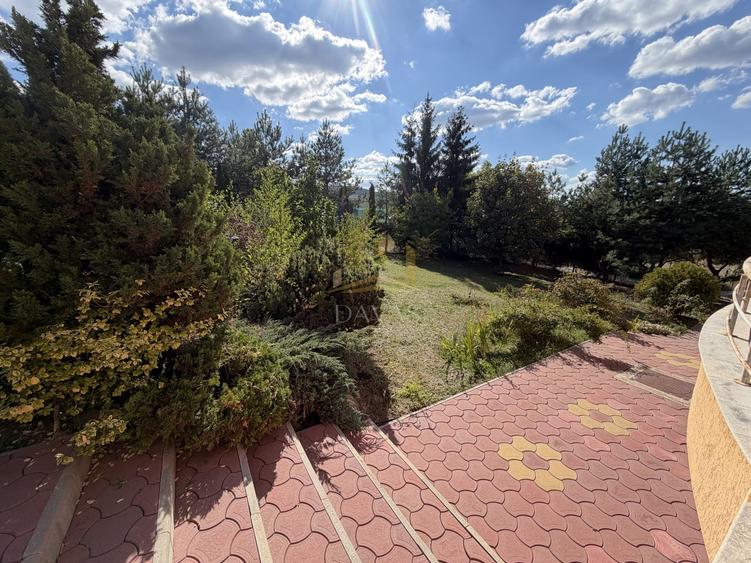 Casă individuală cu 5 camere cu Garaj în Făget