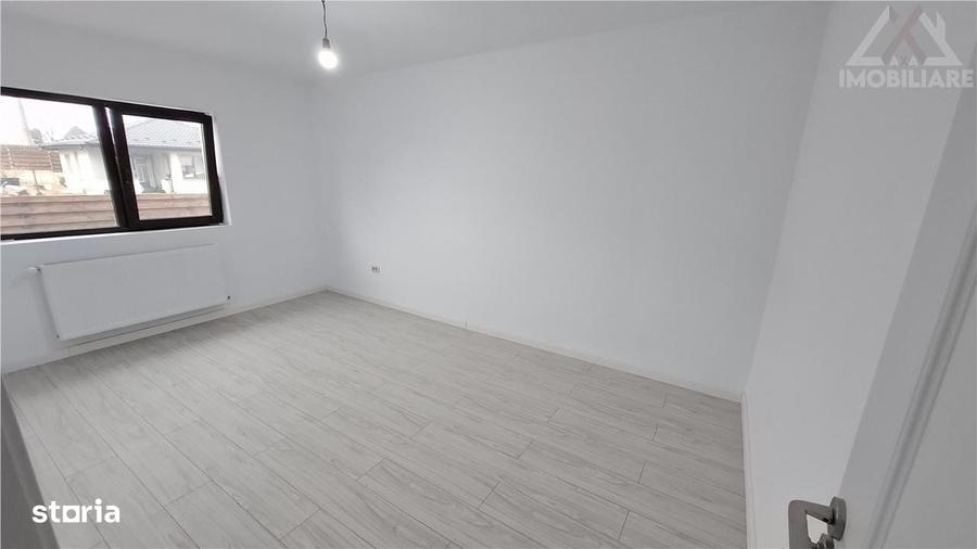 Casă cu 4 camere în Uricani