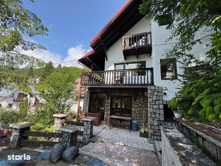 Casă cu 8 camere cu Teren 815 Mp în Sinaia