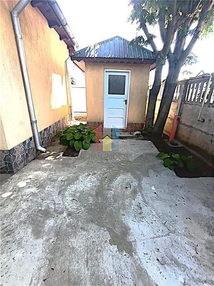 Casă cu 4 camere cu Teren 443 Mp în Cazasu