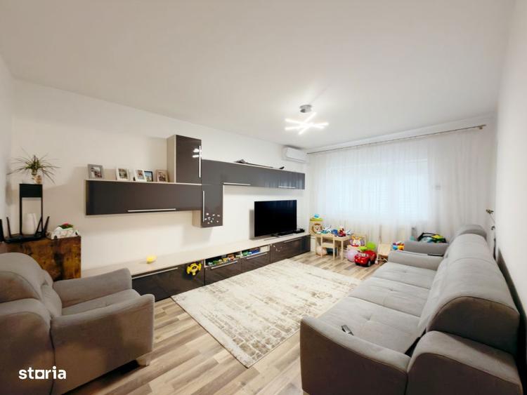 Apartament cu 3 camere decomandat în Girocului