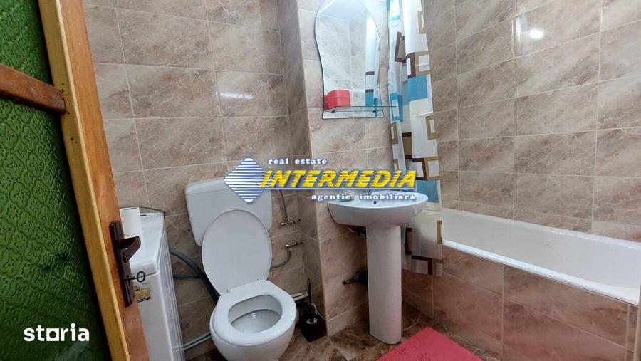 Garsonieră decomandată, mobilată în Cetate