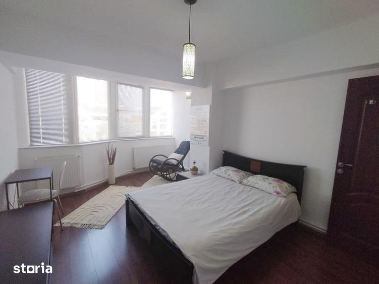 Apartament cu 3 camere în Calea București