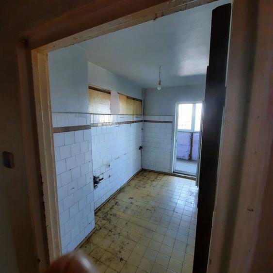 Apartament cu 3 camere decomandat în Colentina