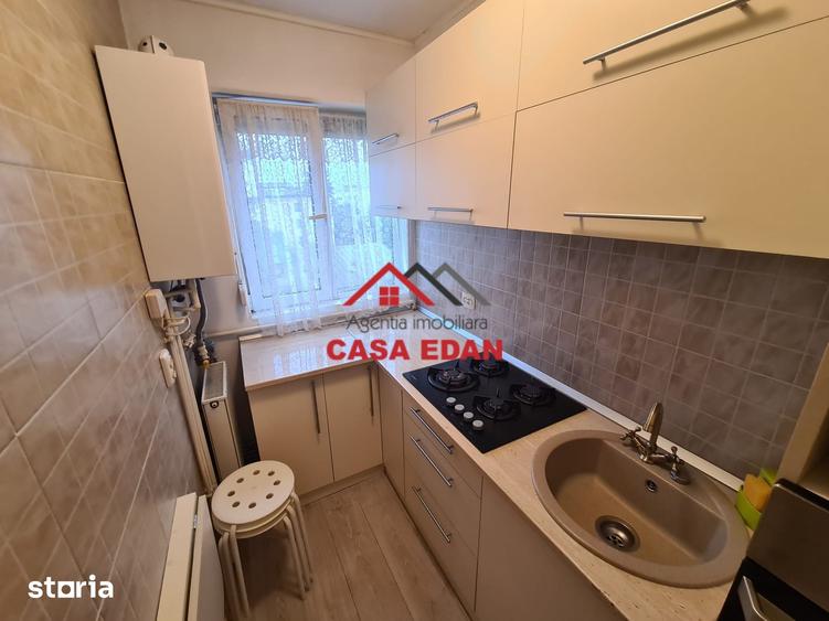 Garsonieră decomandată în Central