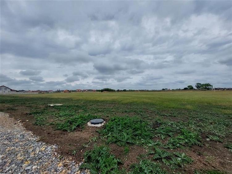 Teren Construcții intravilan de 1000 mp, în Zimandcuz