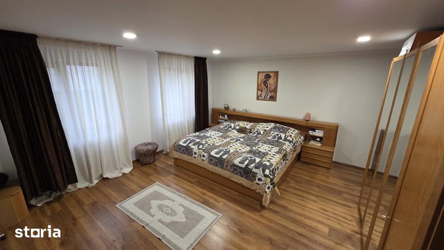 Casă cu 6 camere cu Teren 960 Mp în Câmpineanca