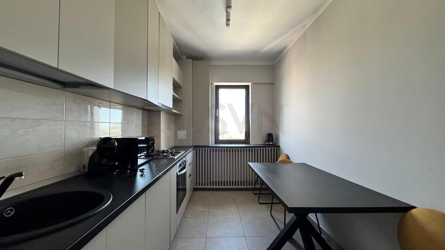 Apartament cu 4 camere decomandat, mobilat în Tineretului
