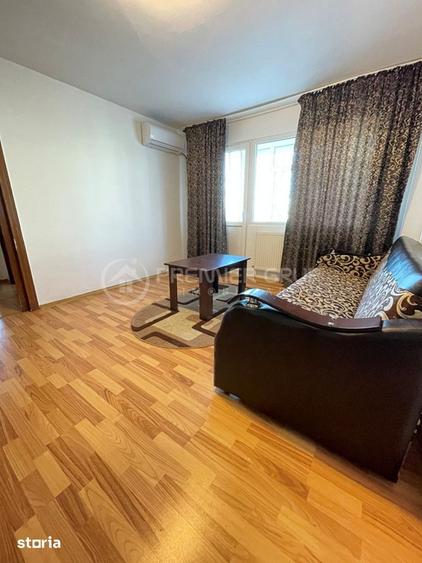 Apartament cu 2 camere semidecomandat în Podu Roș