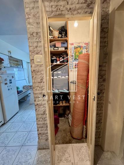 Apartament cu 2 camere semidecomandat, mobilat în Botizului