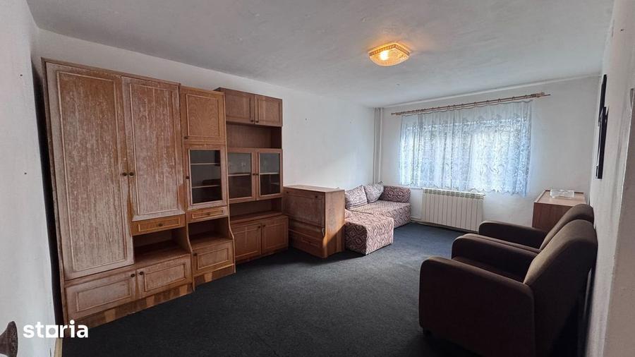 Apartament cu 3 camere în Decebal