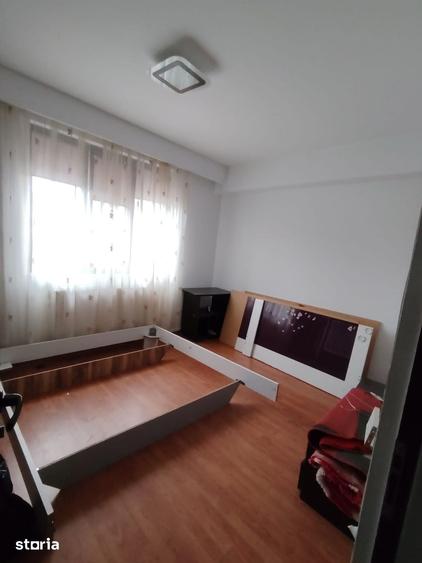 Casă cu 5 camere cu Teren 400 Mp în Călărași