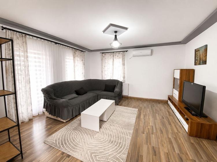 Casă individuală cu 5 camere cu Canalizare în Săcălaz