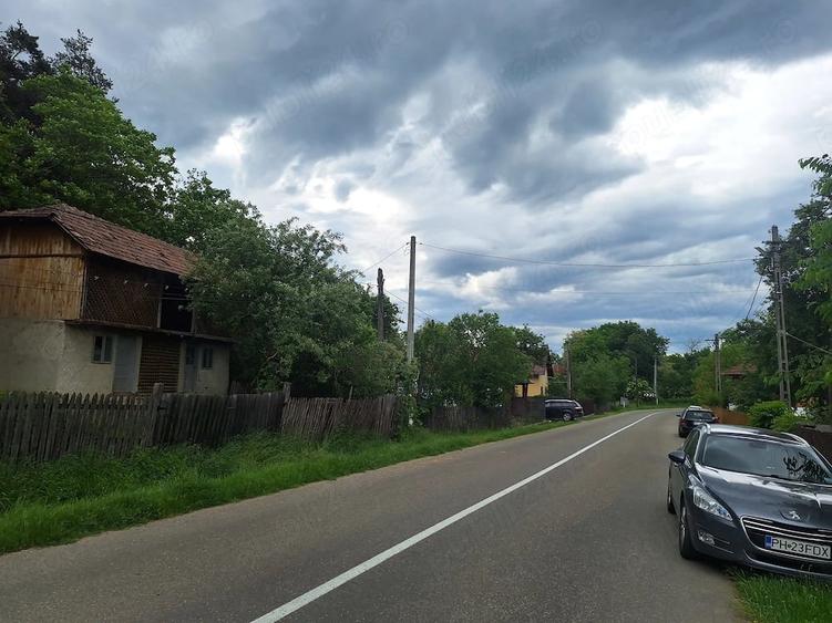 Casă cu 2 camere cu Teren 350 Mp în Cătina