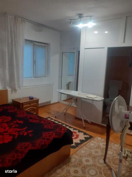 Casă cu 4 camere în Fetești-Gară
