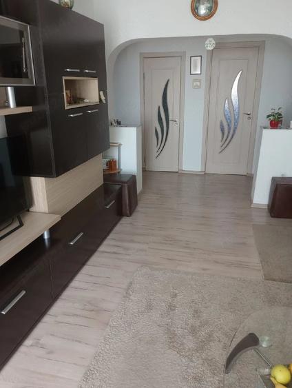 Apartament cu 3 camere decomandat în Agigea
