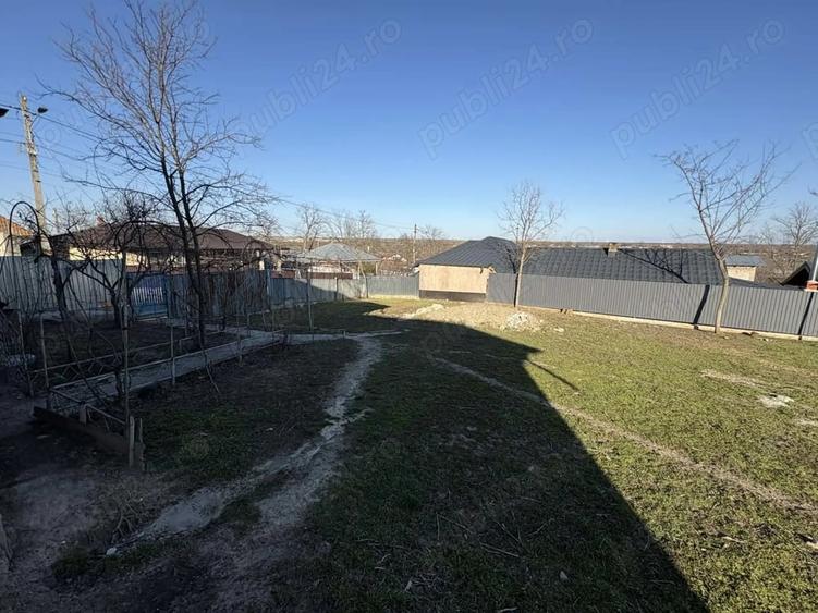 Casă cu 6 camere cu Teren 1200 Mp în Cudalbi