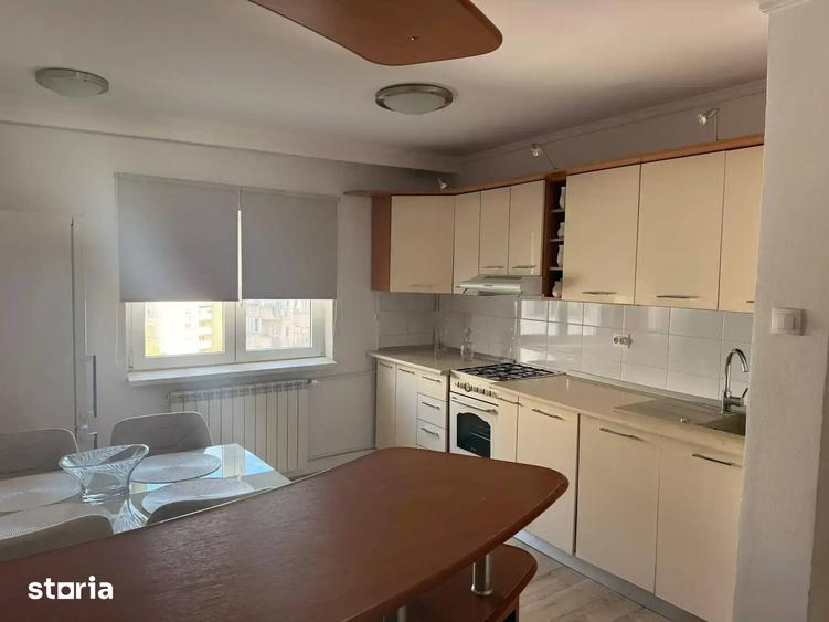 Apartament cu 3 camere, mobilat în Vitan