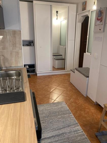 Apartament cu 3 camere decomandat, mobilat în Păcurari