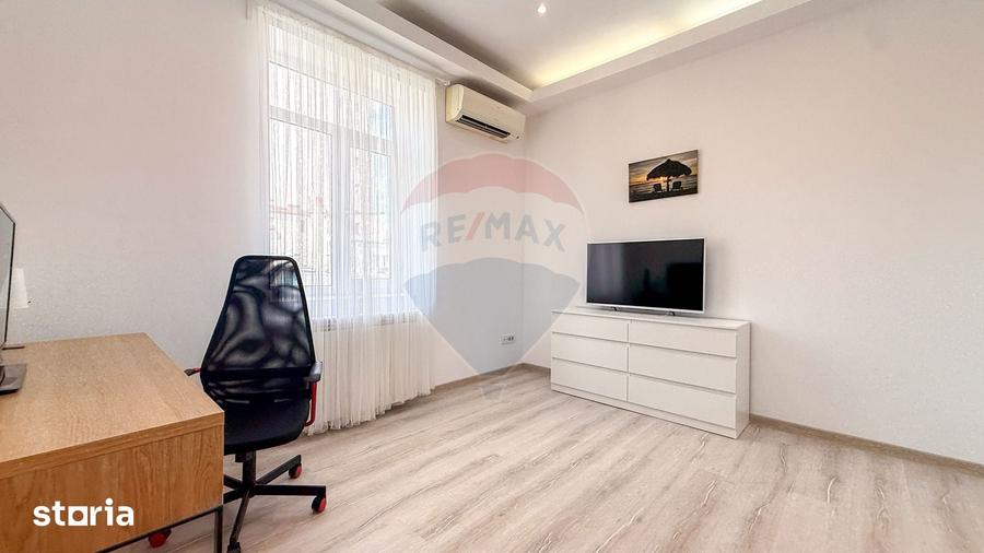 Apartament cu 3 camere în Romană