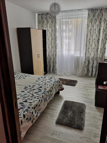 Inchiriez apartament sectorul 4 - 6