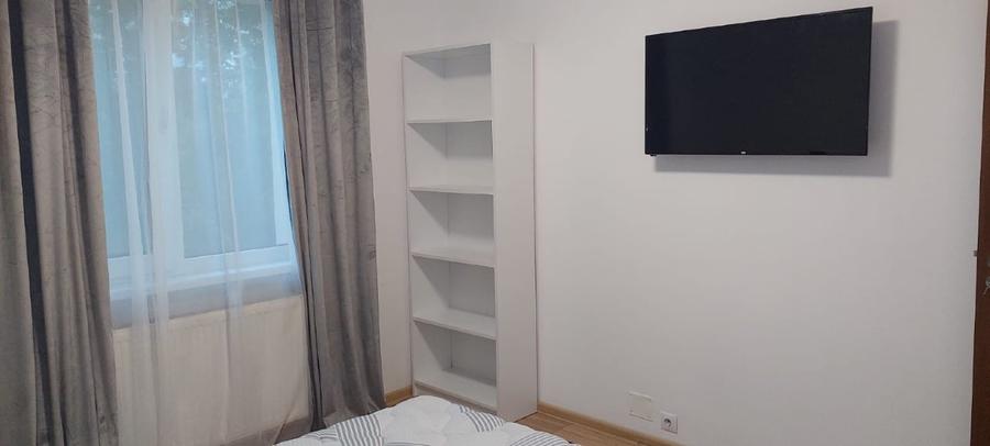 Apartament cu 3 camere decomandat, mobilat în Berceni