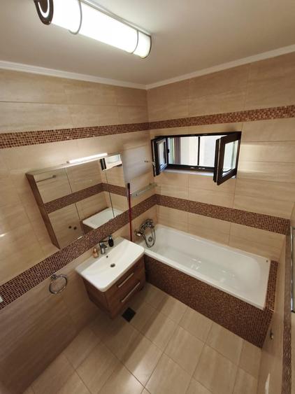 Apartament cu 3 camere decomandat în Aviatorilor