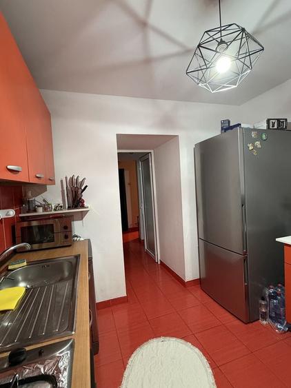 Apartament cu 3 camere decomandat în Găvana