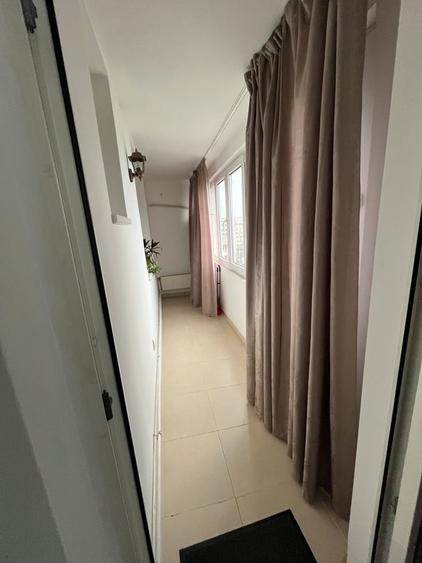 Apartament cu 3 camere semidecomandat în Dristor