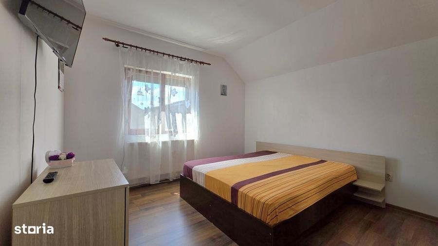 Casă cu 4 camere în Lazu