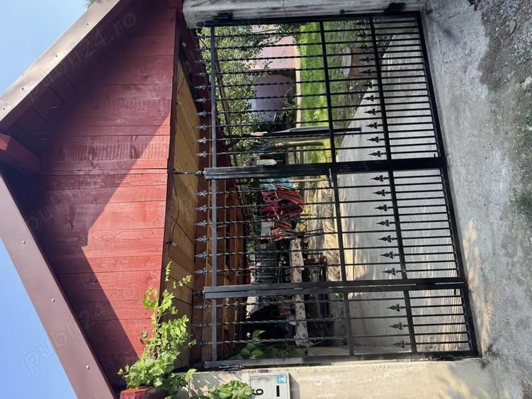 Casă cu 3 camere în Proieni