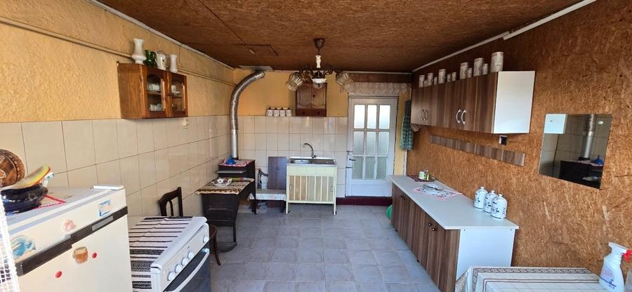 Casă individuală cu 5 camere cu Canalizare în Ciugud