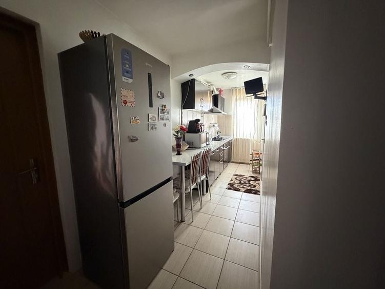 Apartament cu 3 camere decomandat în Central