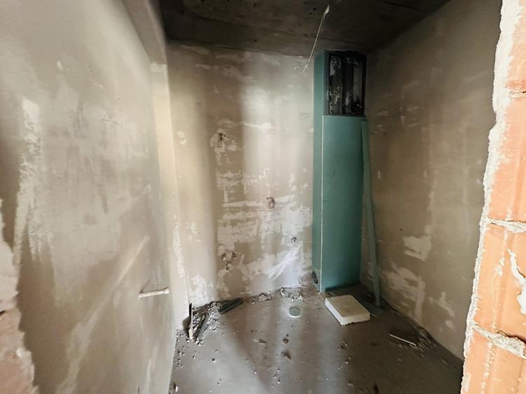 Duplex cu 5 camere cu Canalizare în Roșu