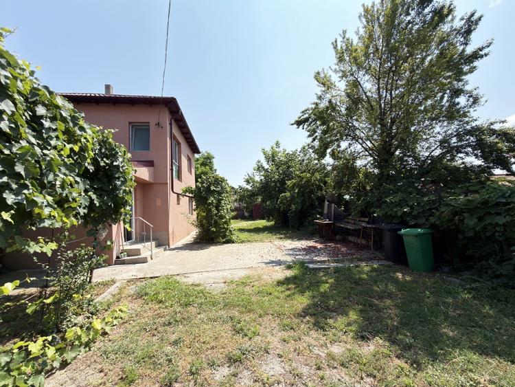 Casă individuală cu 6 camere cu Canalizare în Mihail Kogălniceanu
